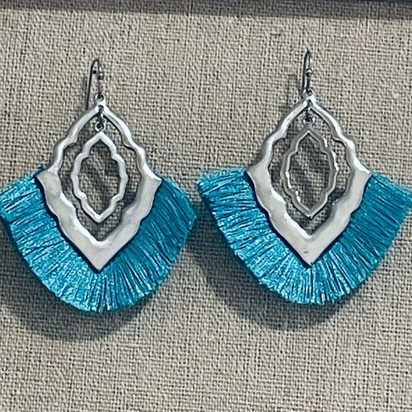 💥NEW ARRIVAL!💥 Jillian Turquoise Silver Fringe Earrings - Picture 1 of 1